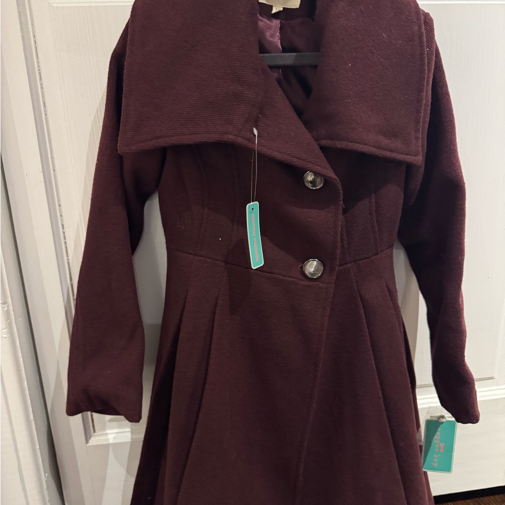 Stylish Burgundy Coat with Large Collar